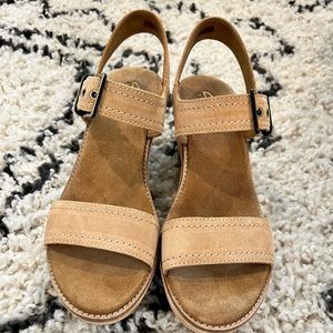 NWT Clark’s Platform Sandal